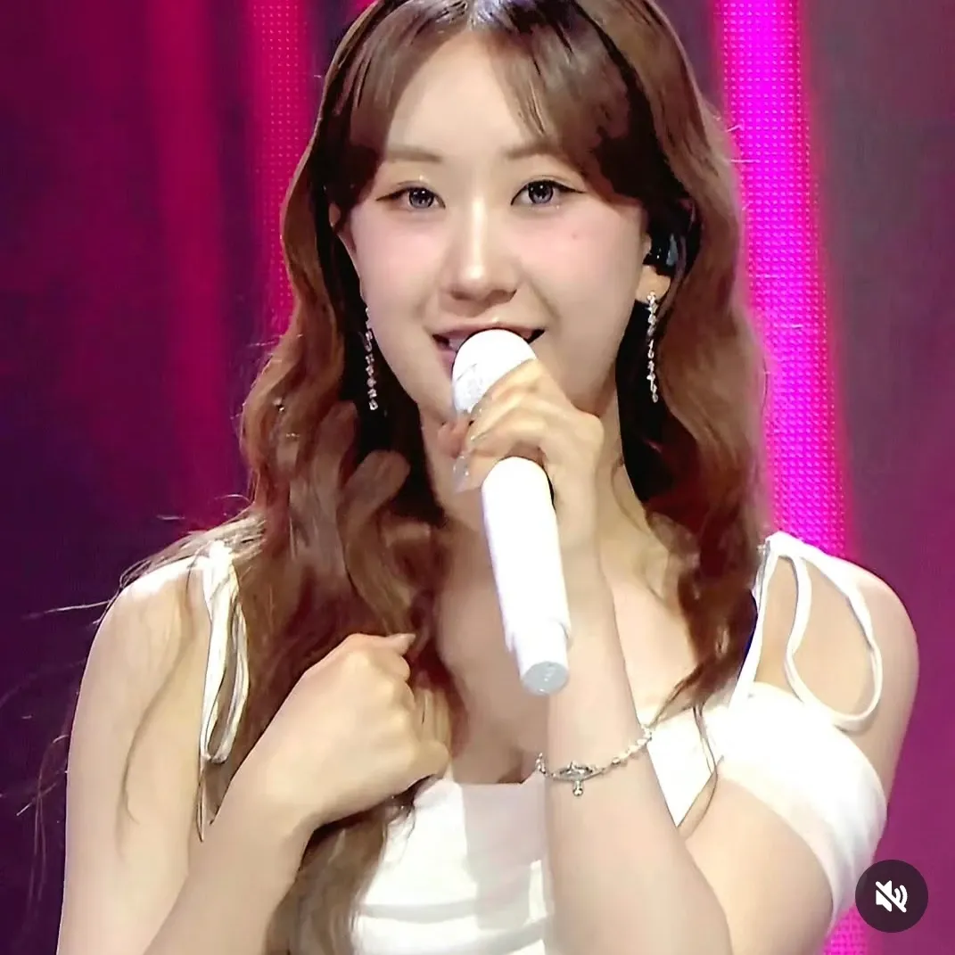 Cuplikan di balik layar dari Jeon Yujin