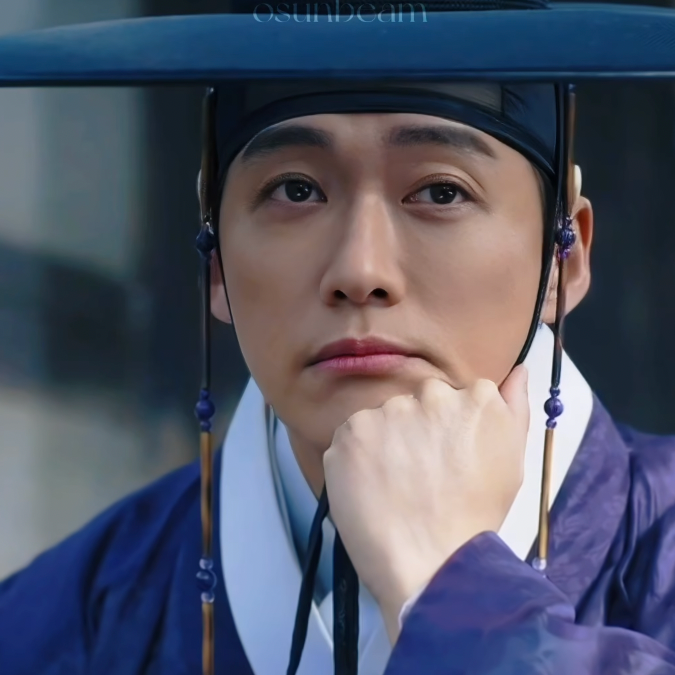 Behind-the-scenes cut of Namkoong Min