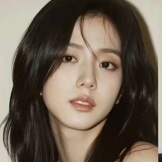 Recent activity shot of Jisoo (1995)