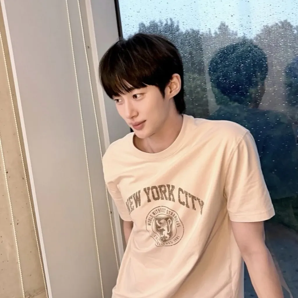 Latest photo of Byeon Wooseok
