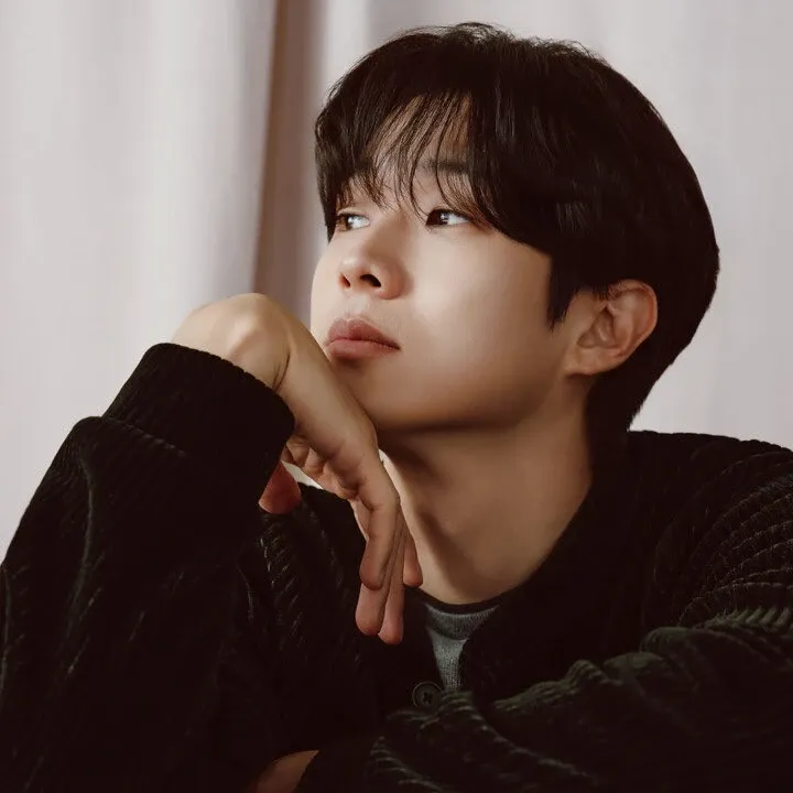 Behind-the-scenes cut of Choi Wooshik