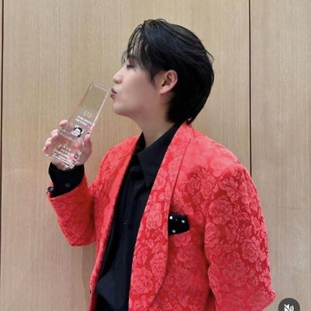 Behind-the-scenes cut of Min Soohyun