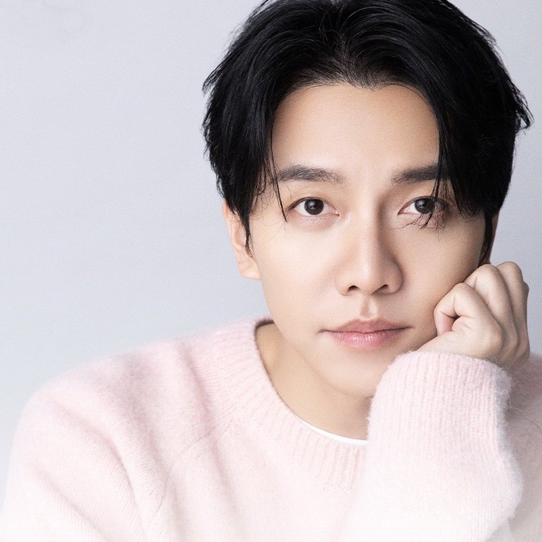 Momen yang diabadikan oleh penggemar Lee Seunggi