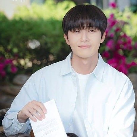 Latest photo of Park Seojoon