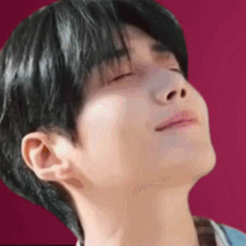 Behind-the-scenes cut of Kim Seonho