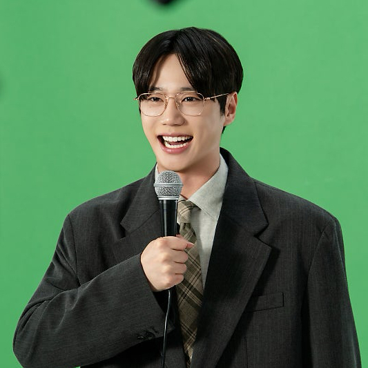 Recent activity shot of Lee Junyoung