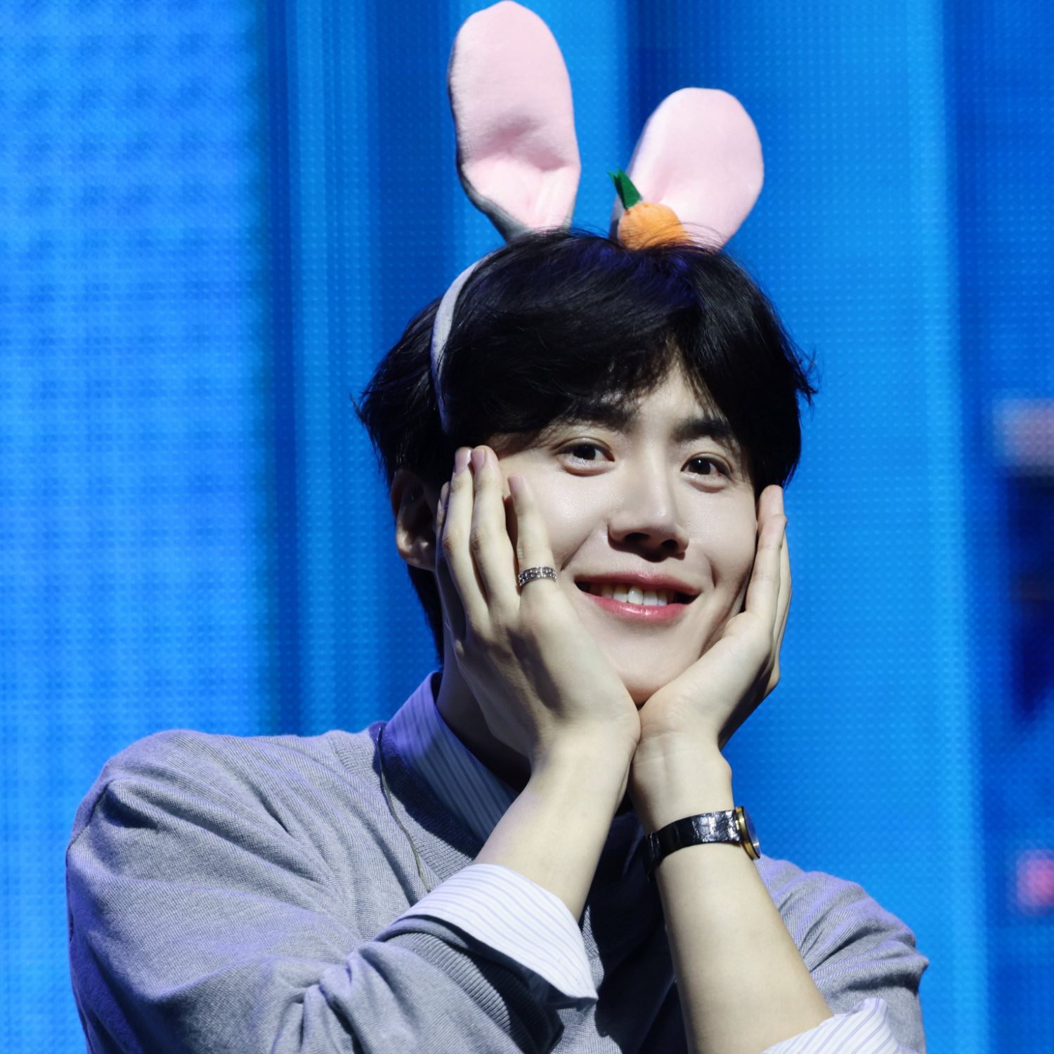 粉丝拍下的金宣虎瞬间