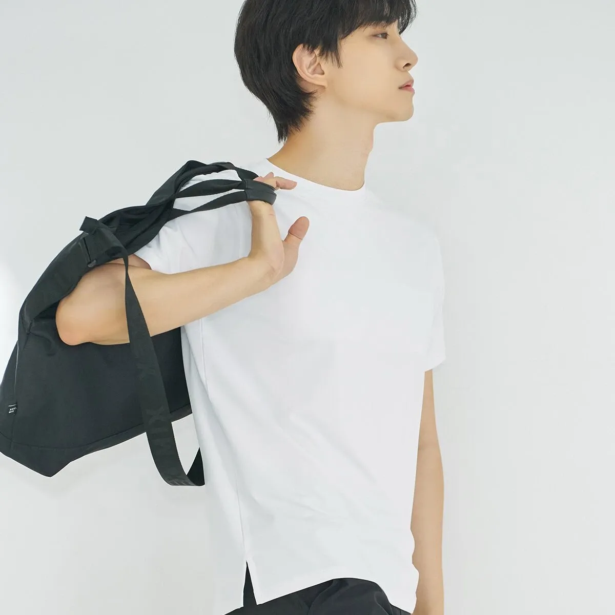 Behind-the-scenes cut of Lee Junho