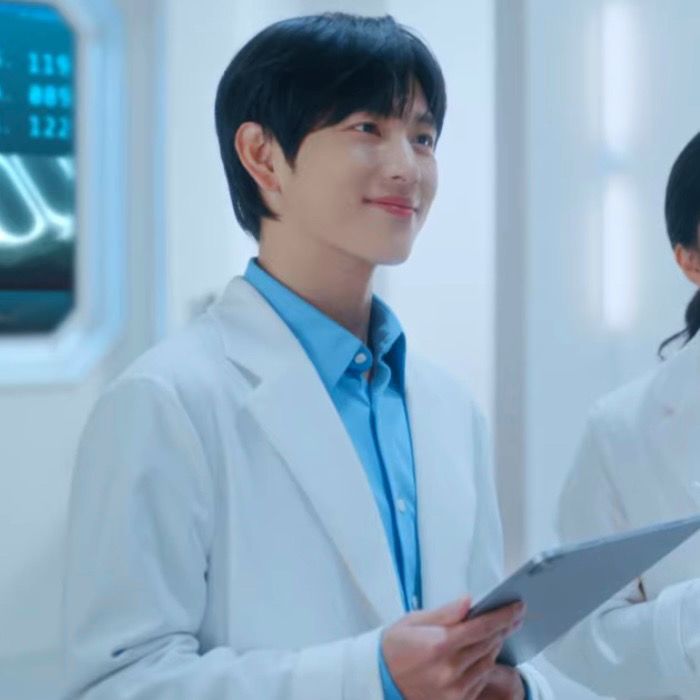 Behind-the-scenes cut of Yim Siwan