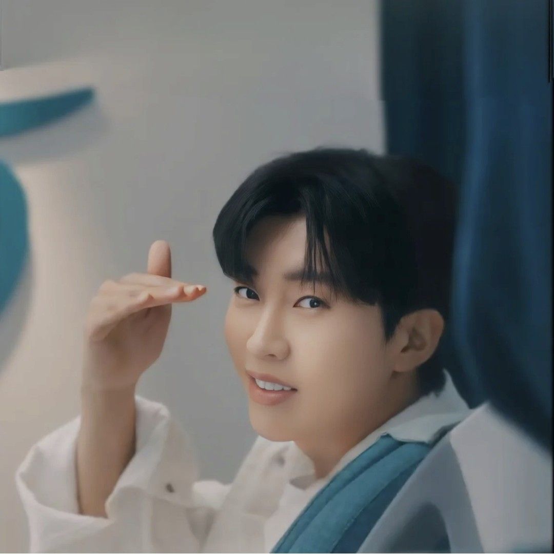 Cuplikan di balik layar dari Lim Youngwoong