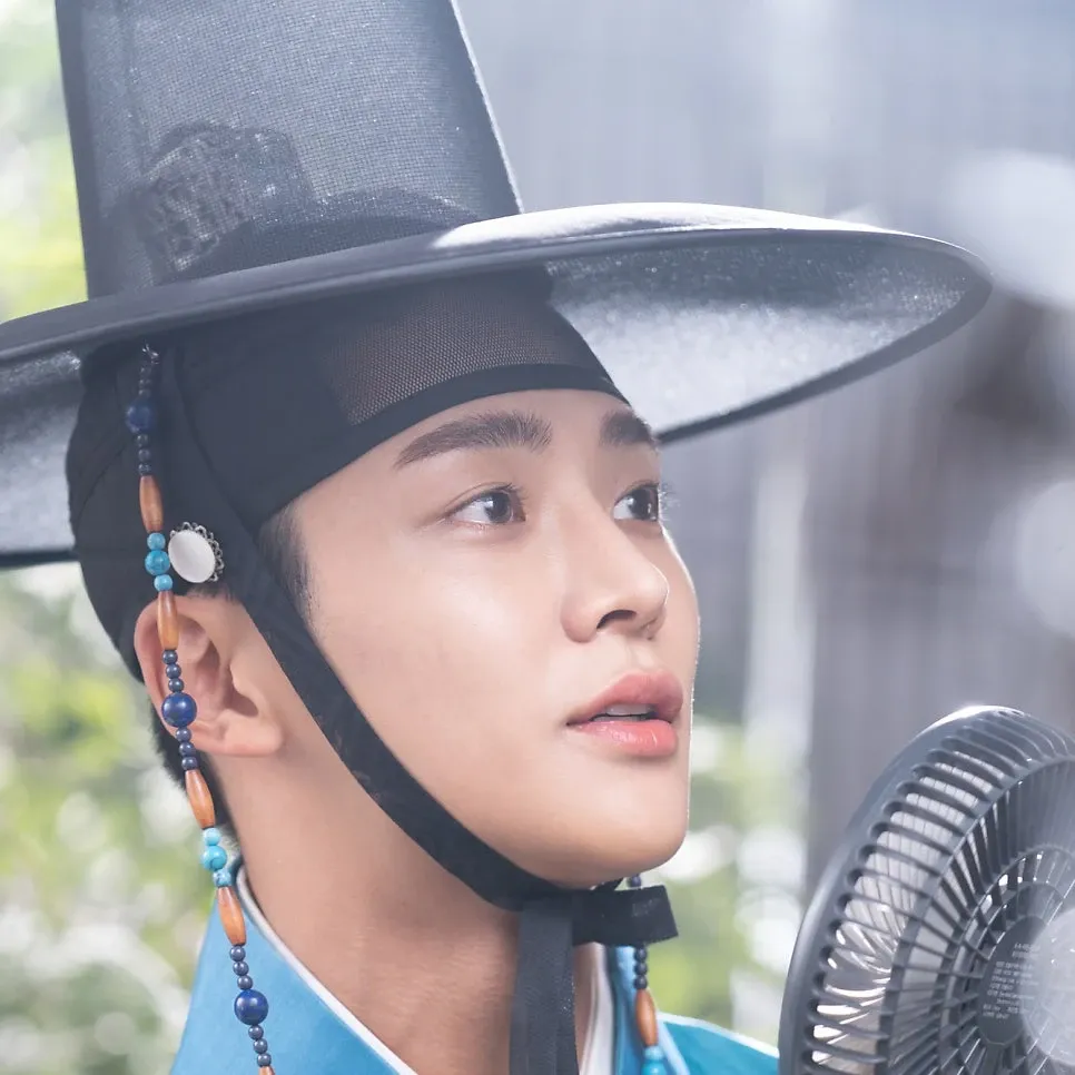 Cuplikan di balik layar dari Rowoon