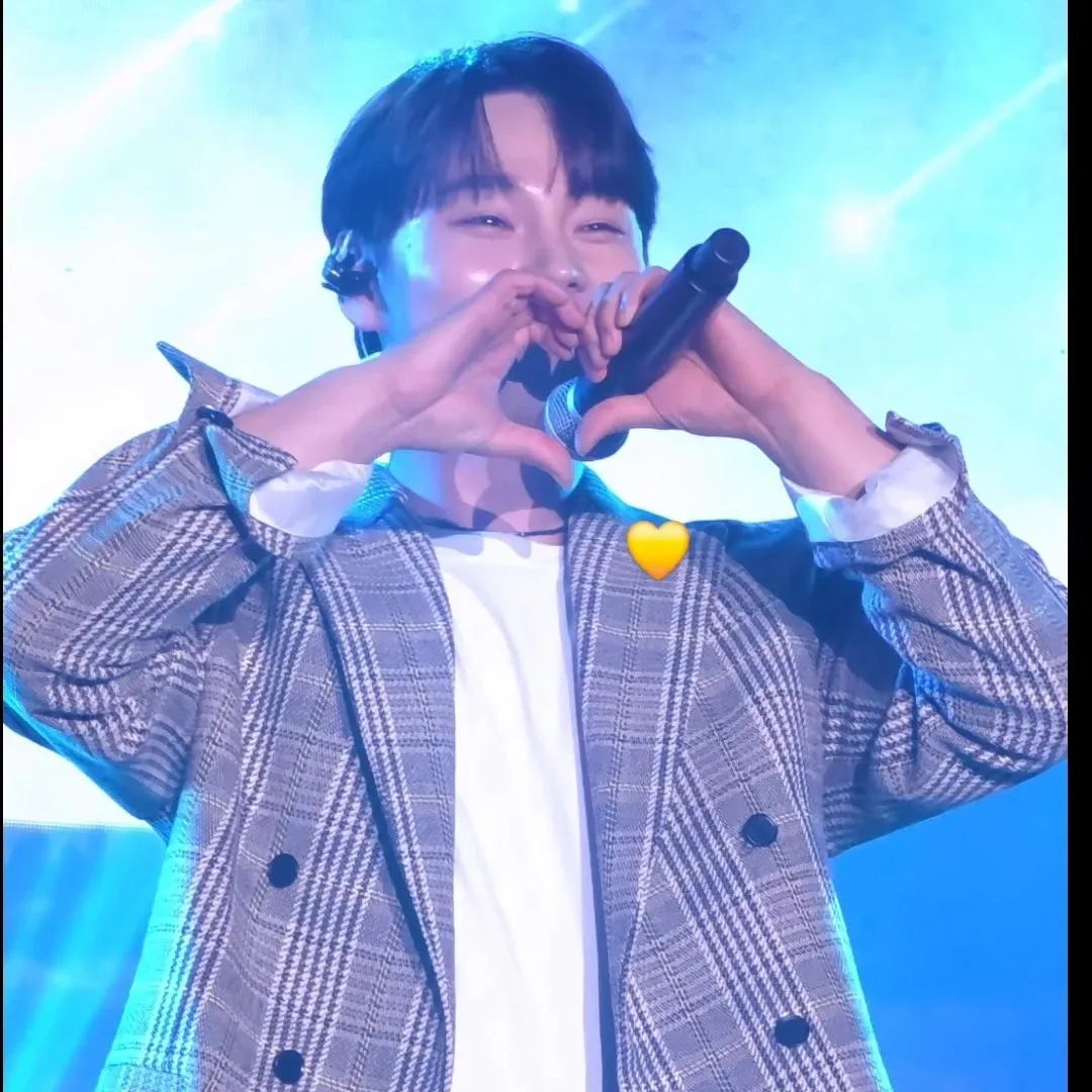 朴瑞鎮的最新照片