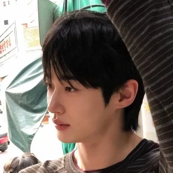 Behind-the-scenes cut of Byeon Wooseok
