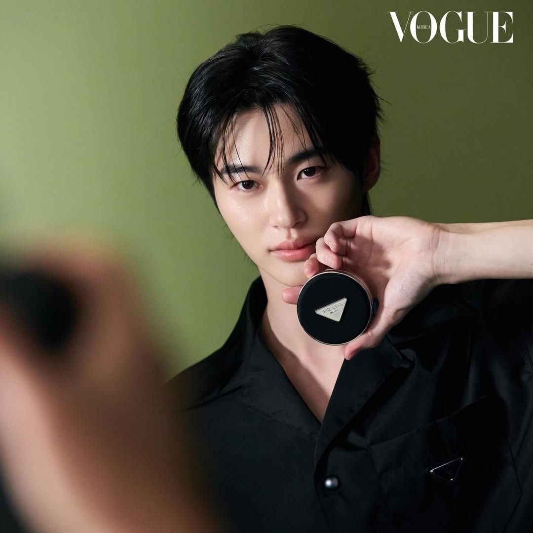 粉丝拍下的边佑锡瞬间