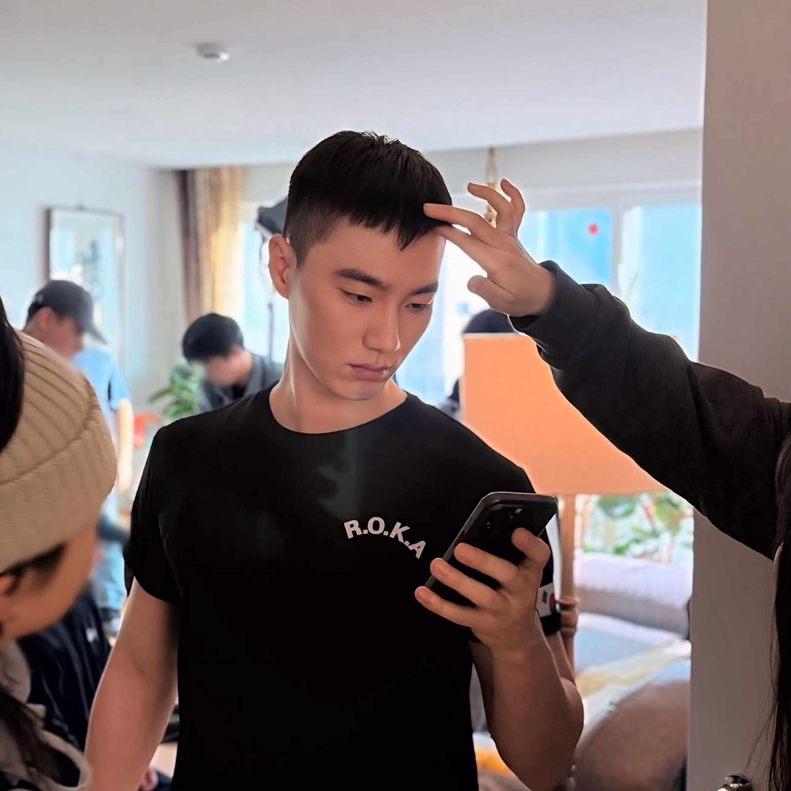 Behind-the-scenes cut of Lee Hongnae
