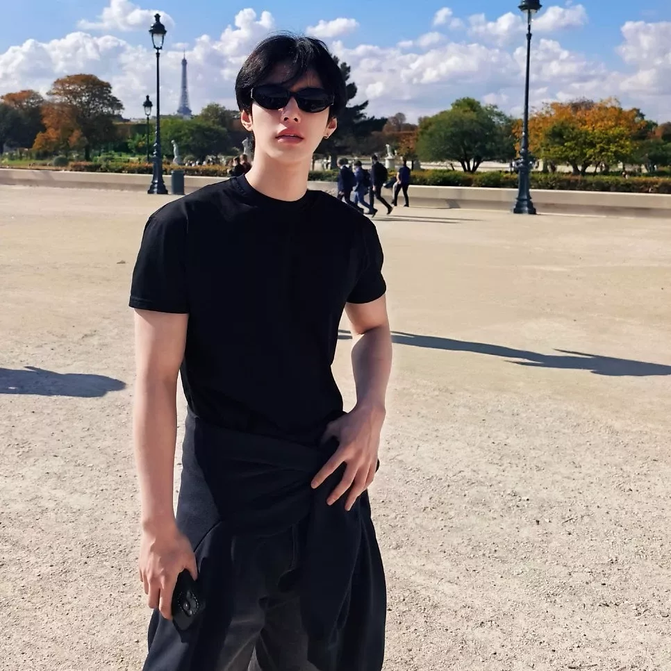 Behind-the-scenes cut of He Yu