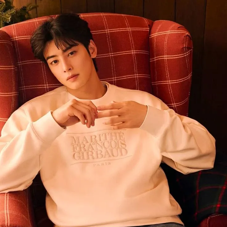 Latest photo of Cha Eunwoo