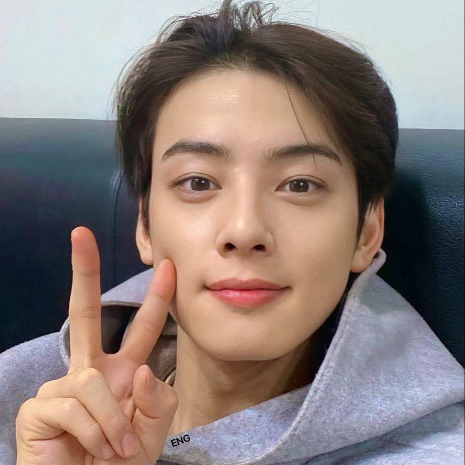 Recent activity shot of Cha Eunwoo