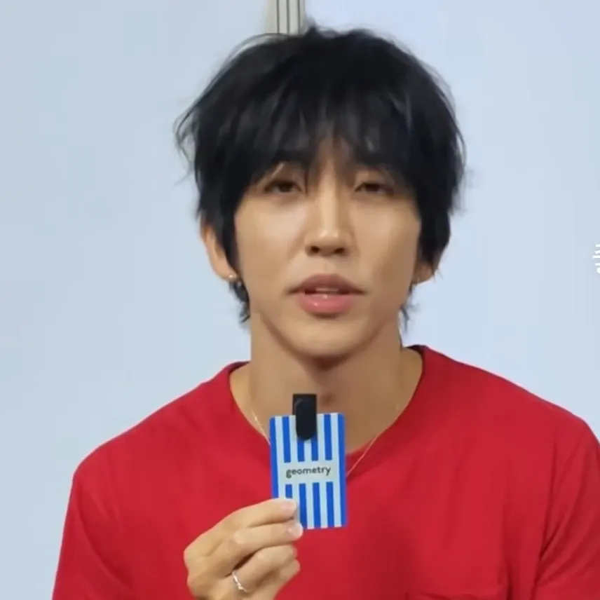 Behind-the-scenes cut of Lee Seungyoon