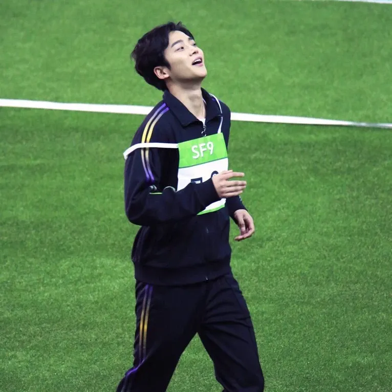 Foto kegiatan terbaru dari Rowoon