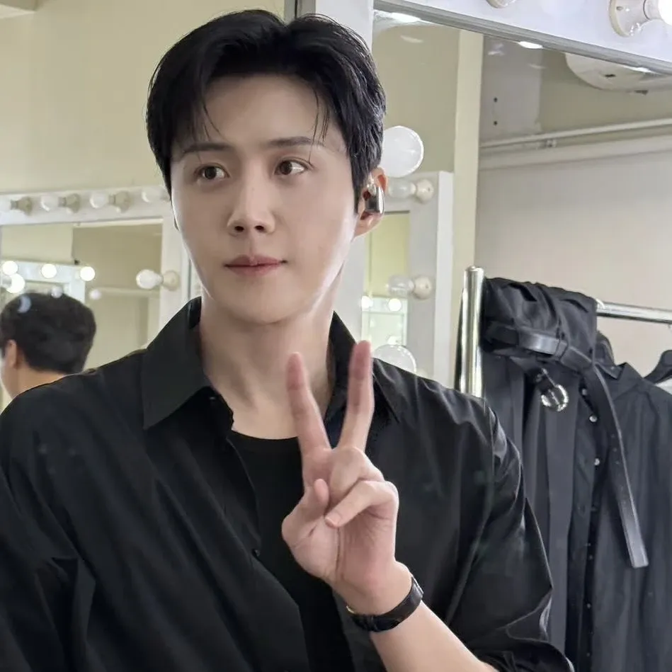 Behind-the-scenes cut of Kim Seonho