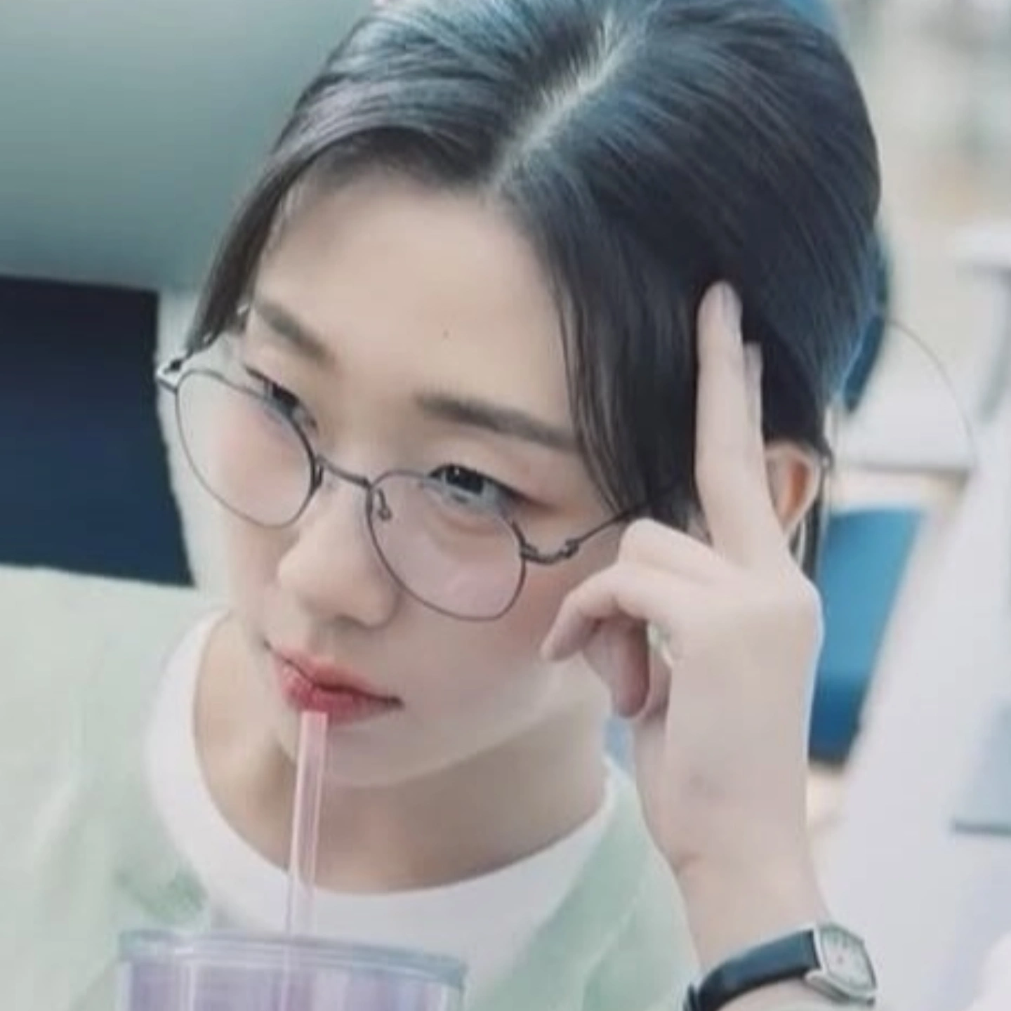 Behind-the-scenes cut of Han Yeji