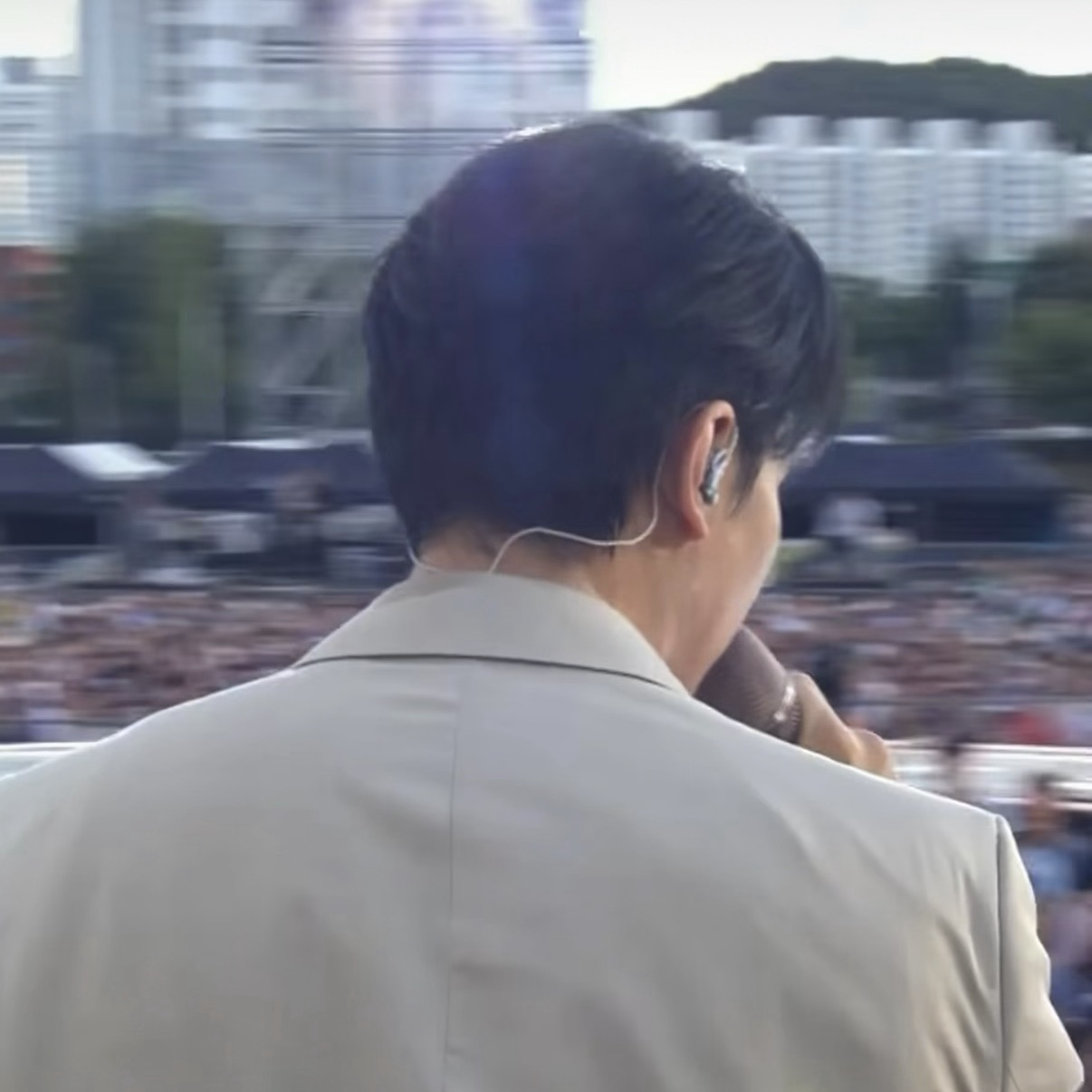Recent activity shot of Lee Seunggi
