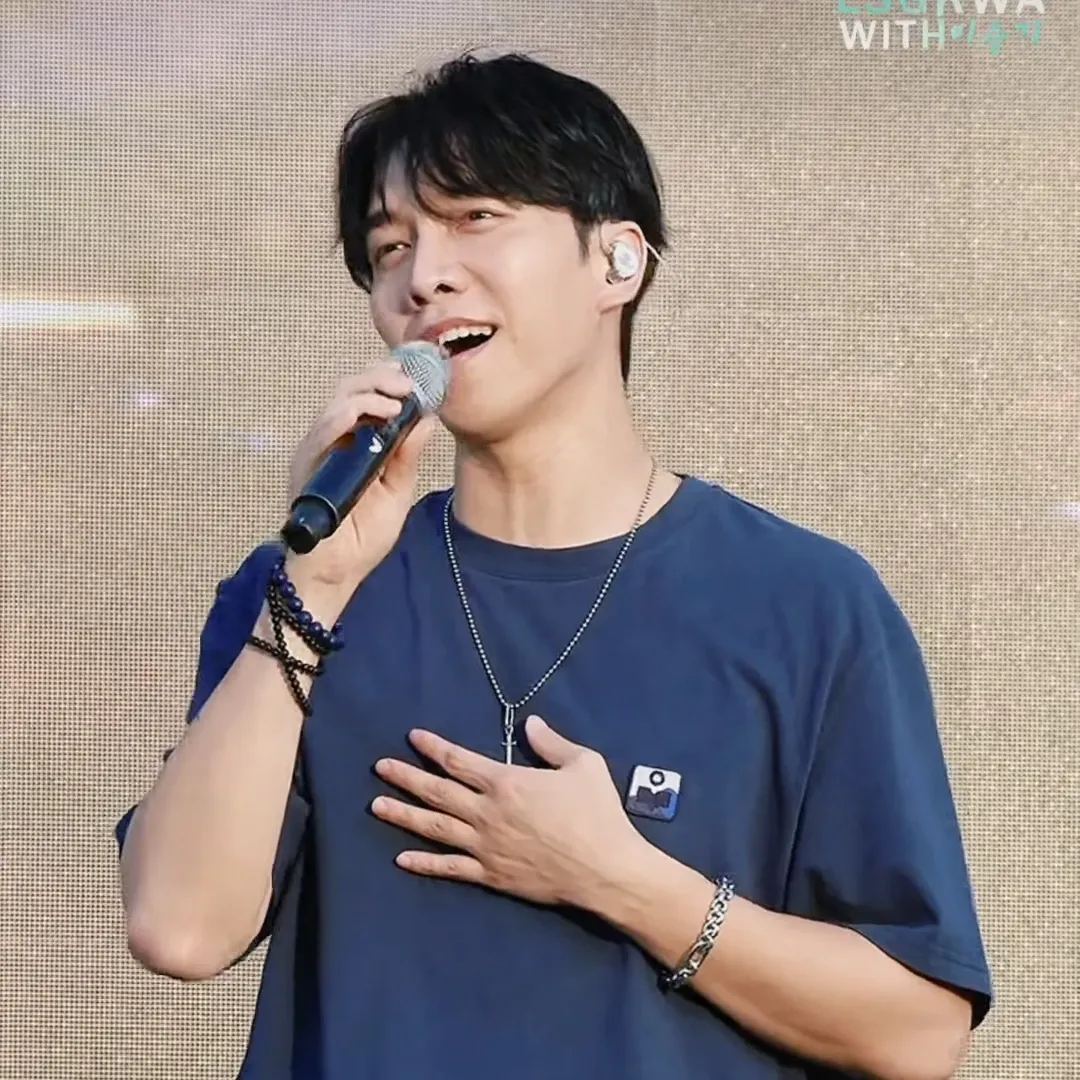 Momen yang diabadikan oleh penggemar Lee Seunggi
