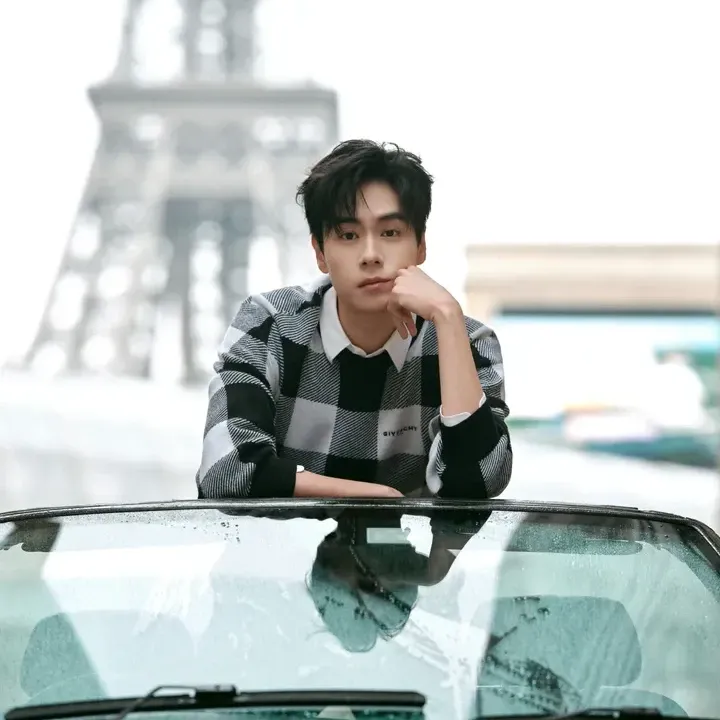Recent activity shot of Hu Yitian