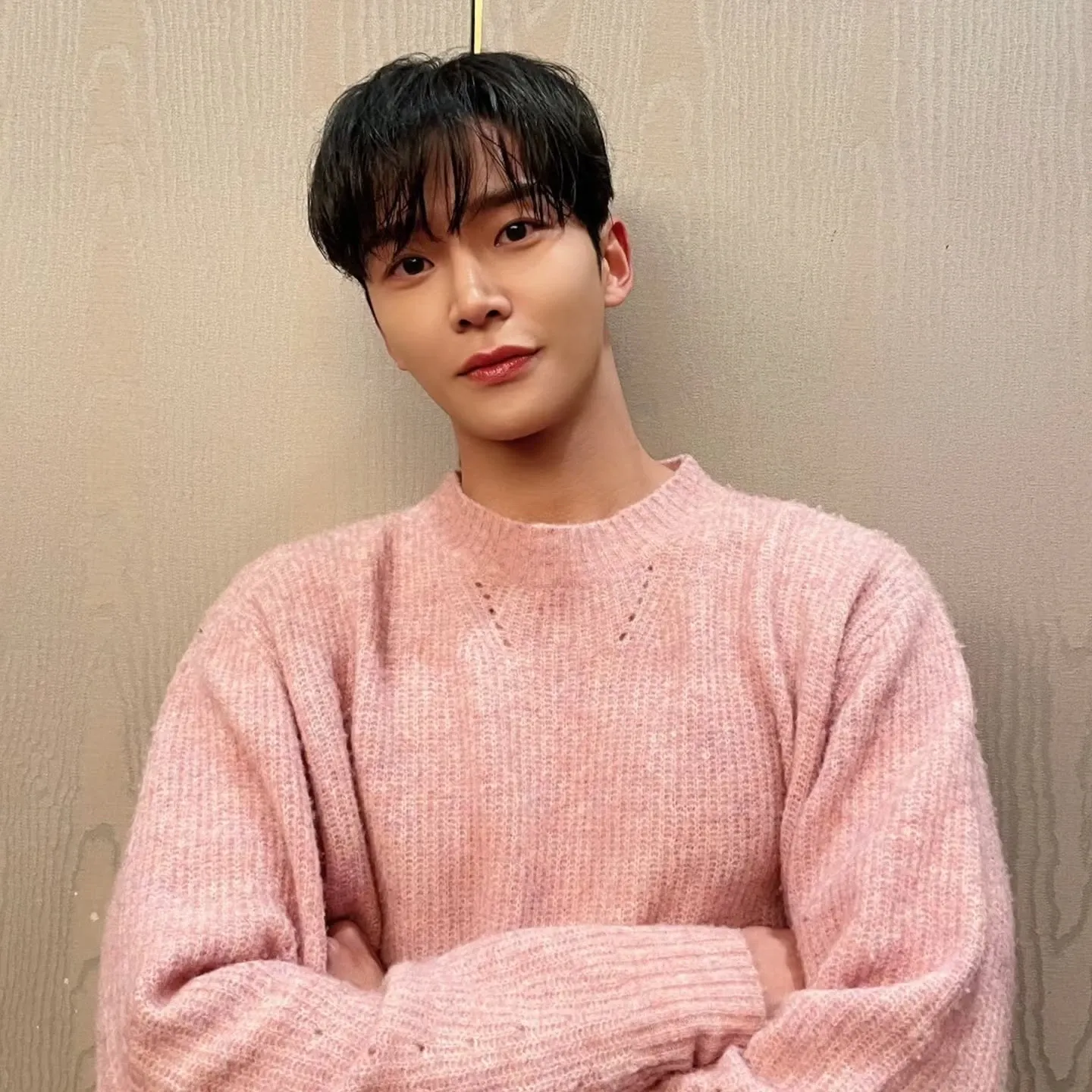 로운의 최신 사진