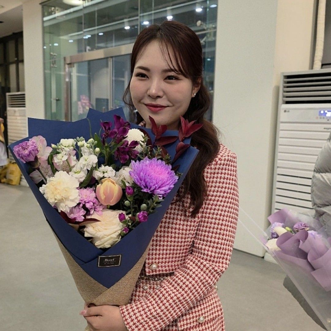 Behind-the-scenes cut of Miss Kim