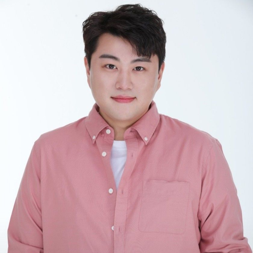 粉丝拍下的金浩中瞬间