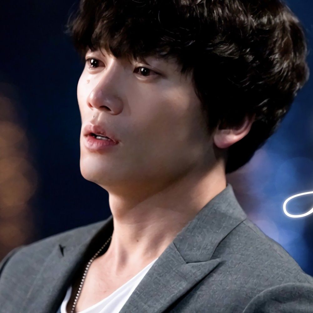 Latest photo of Ji Sung