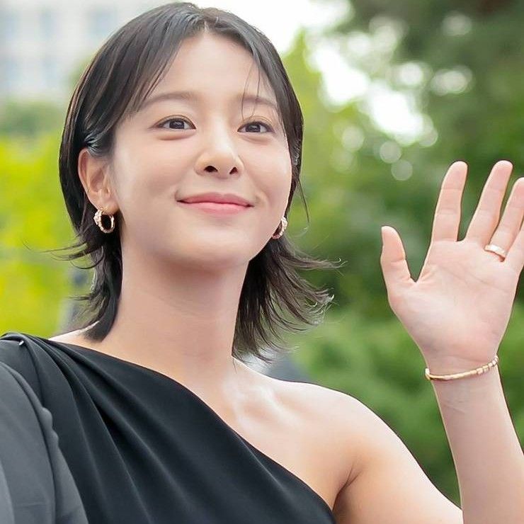 Behind-the-scenes cut of Seol Inah