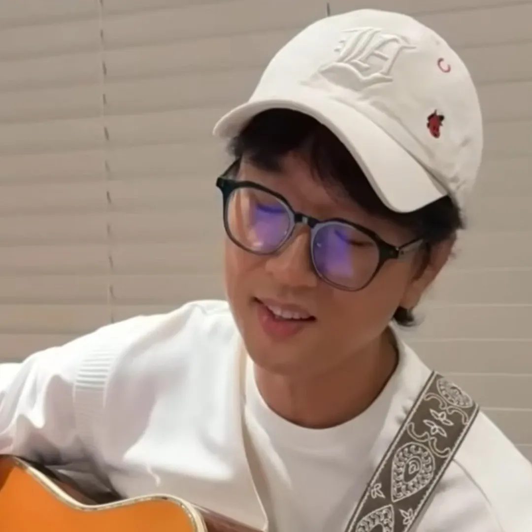 Recent activity shot of Bak Changgeun