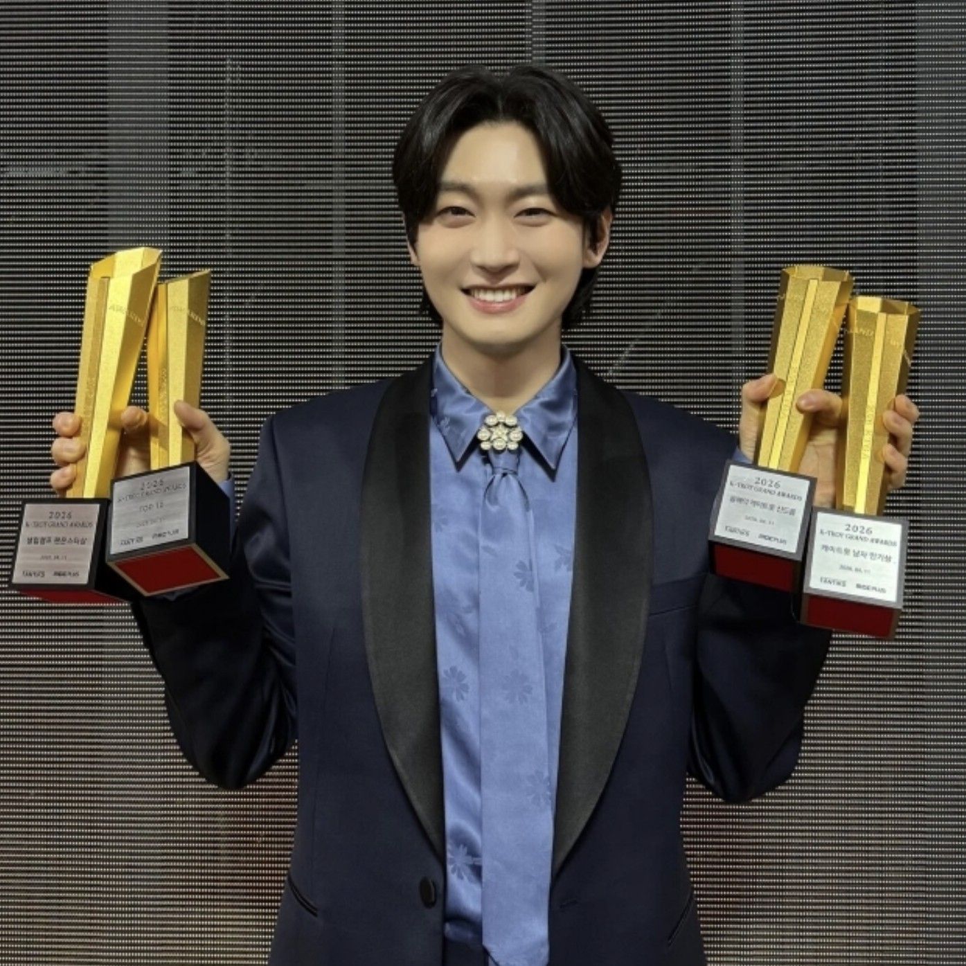 Behind-the-scenes cut of Kim Yongbin