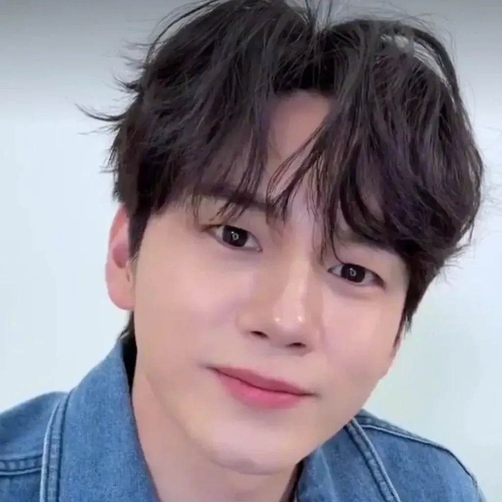 A moment captured by a fan of Ong Seongwu