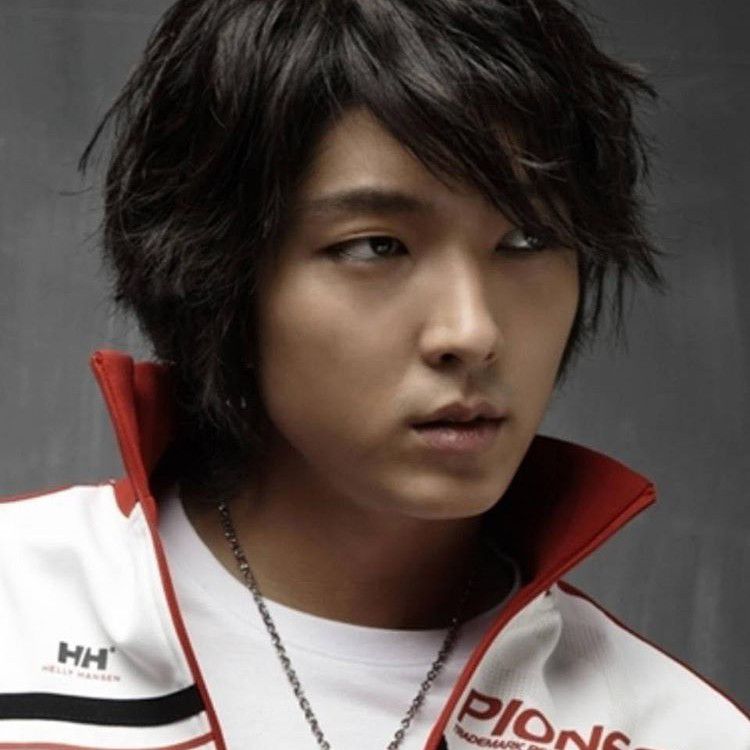 Behind-the-scenes cut of Lee Joongi