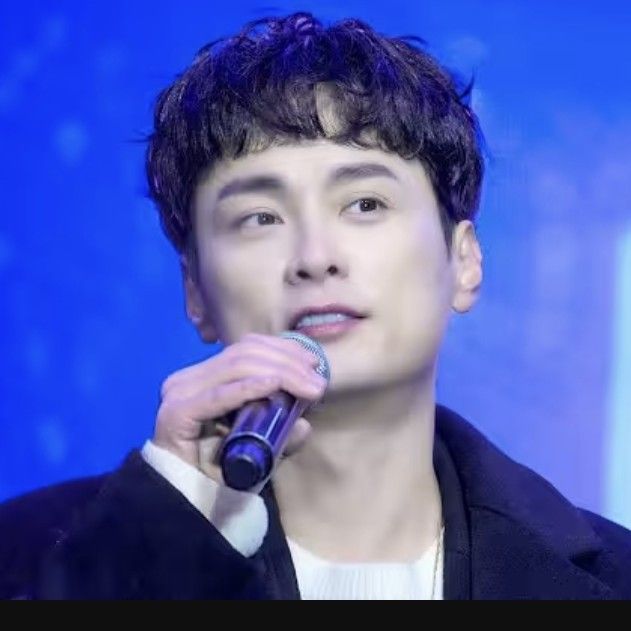 粉絲拍下的閔庚勳瞬間