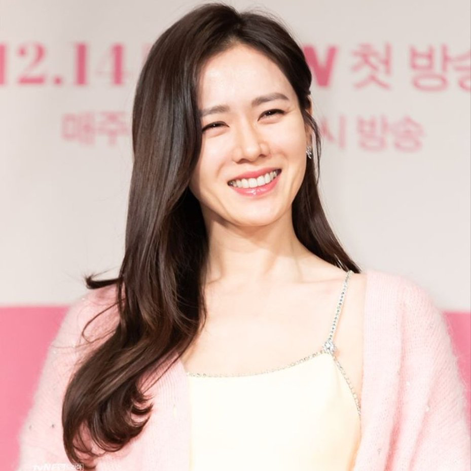 ソン・イェジンの最近の活動ショット