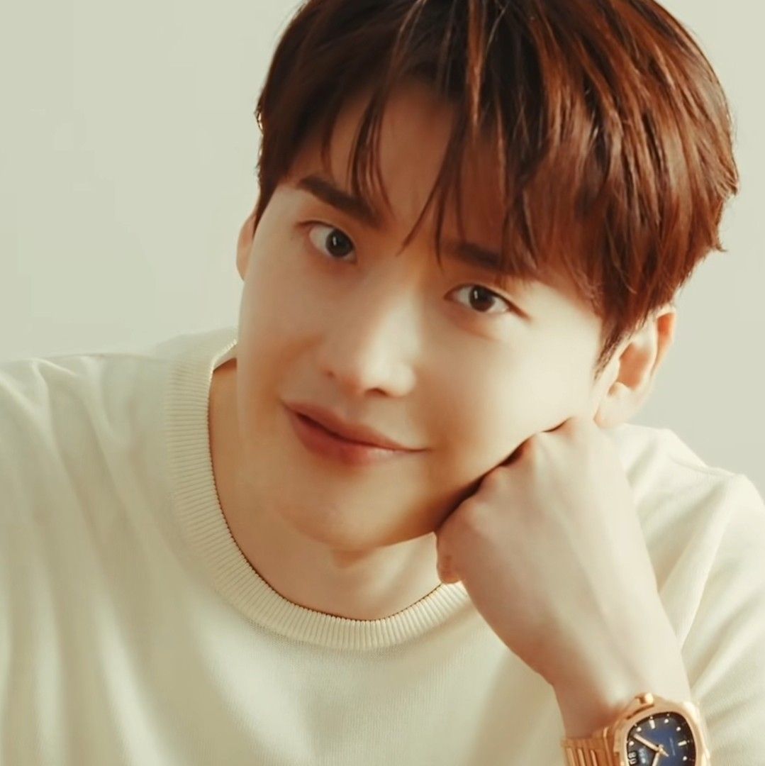 Latest photo of Lee Jongsuk