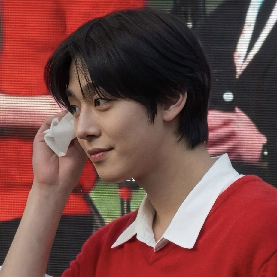 Recent activity shot of Ahn Hyoseop