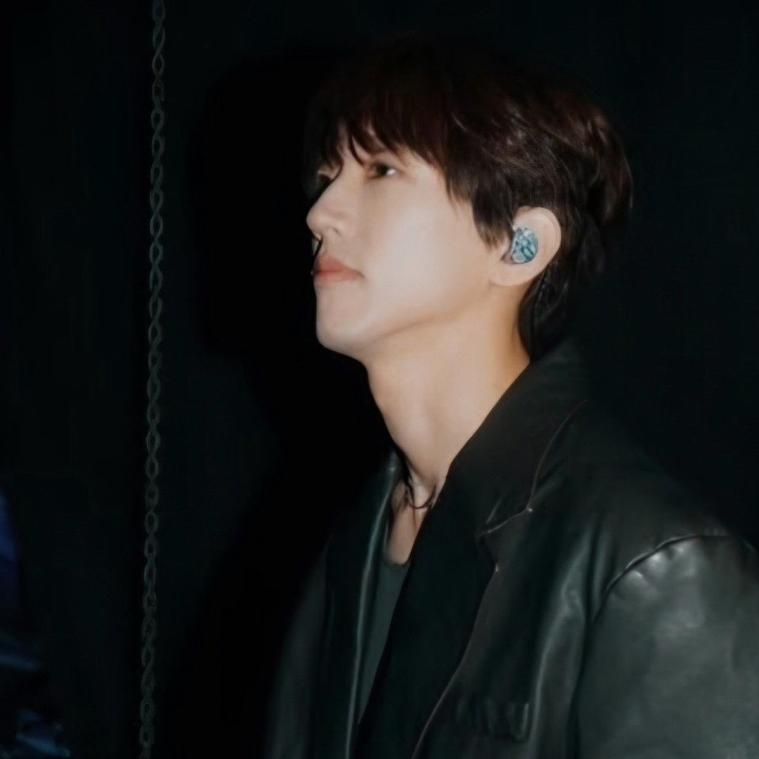 A moment captured by a fan of Lee Seungyoon