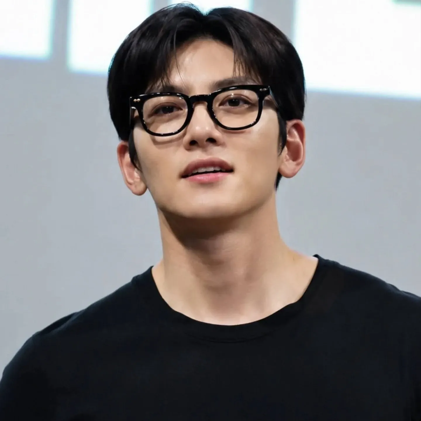 Behind-the-scenes cut of Ji Changwook