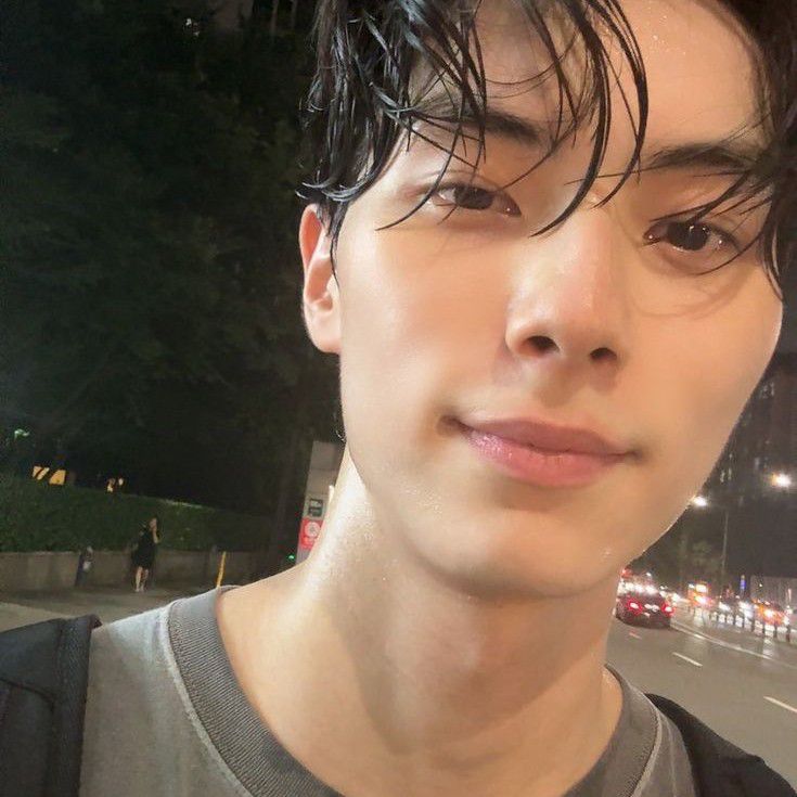 Latest photo of Lee Chaemin