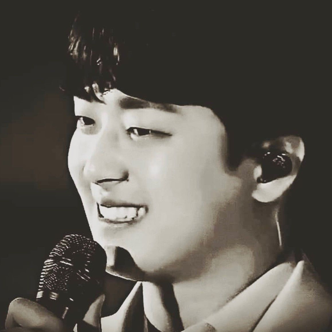 A moment captured by a fan of Lee Chanwon