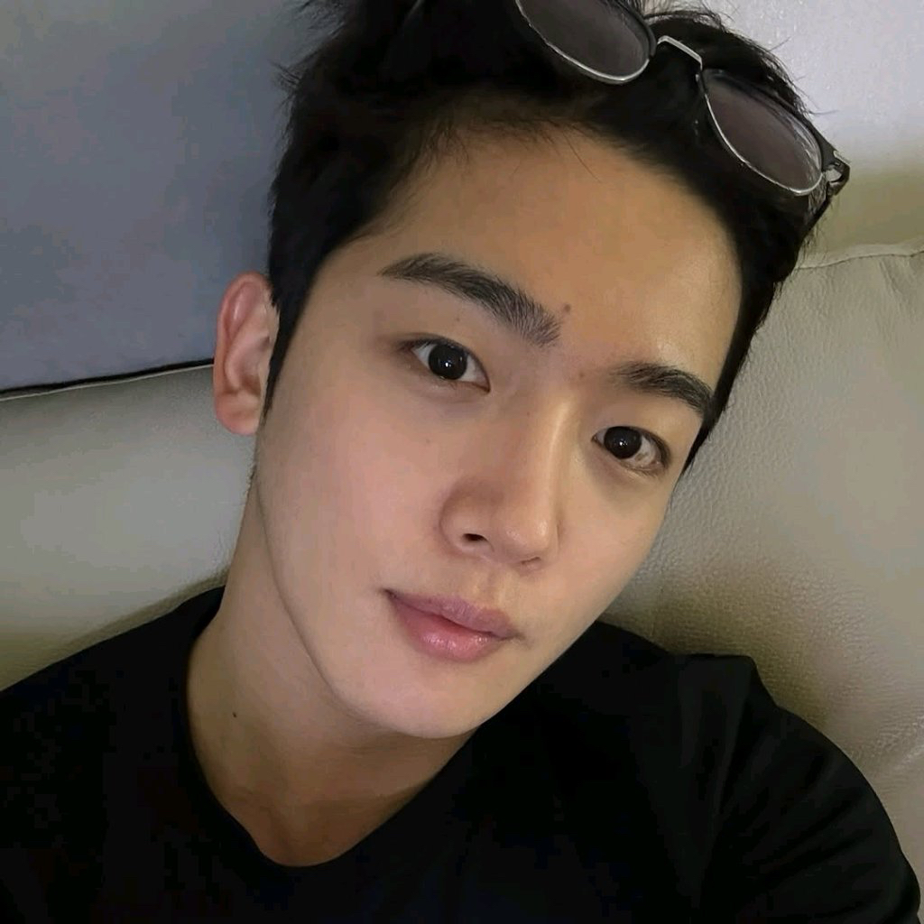 Behind-the-scenes cut of Kim Yohan
