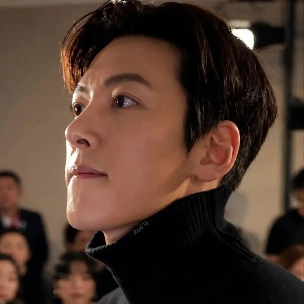 Behind-the-scenes cut of Ji Changwook