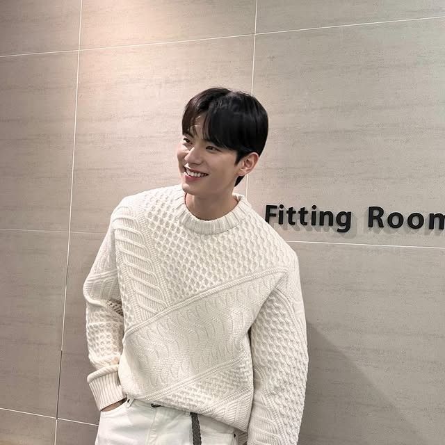 A moment captured by a fan of Lee Chaemin