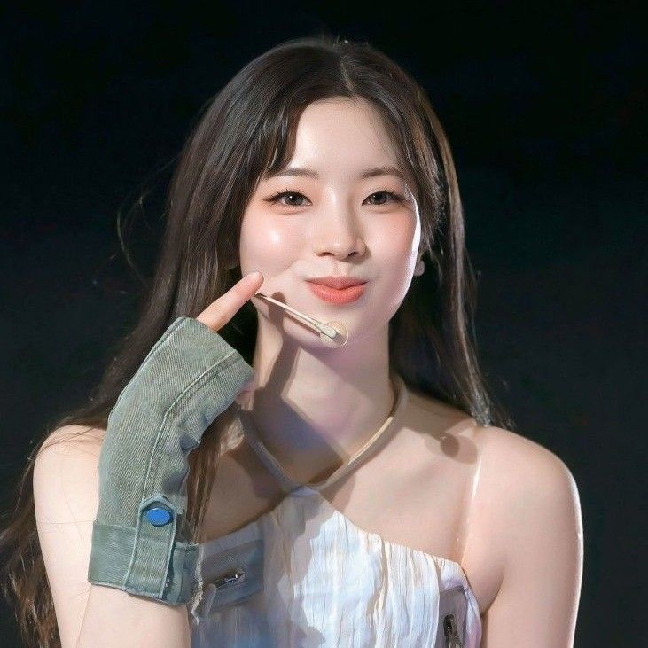 Behind-the-scenes cut of Dahyun